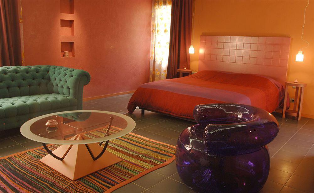 Hotel Des Arts Resort & Spa Tamarist Room photo
