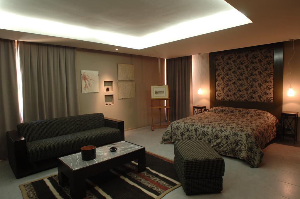 Hotel Des Arts Resort & Spa Tamarist Room photo